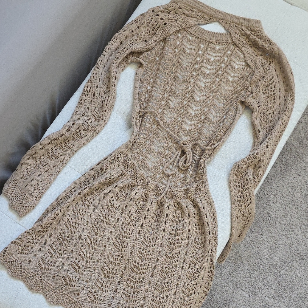 Backless Longsleeve Beach Cover Up